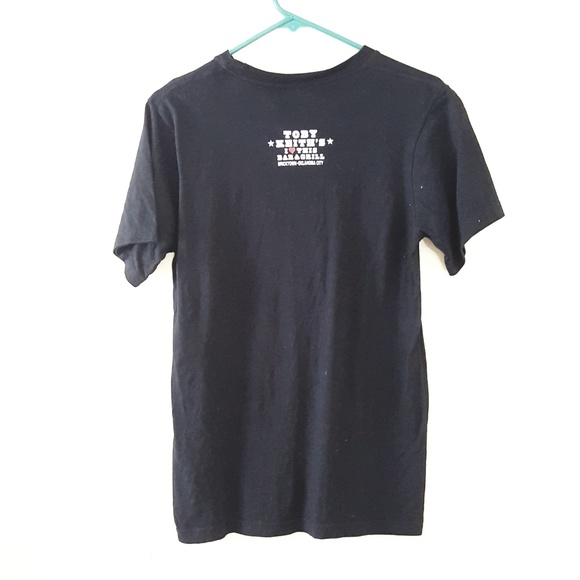 3/$30 //Toby Keith's 'I Love This Bar & Grill' Tee - Picture 3 of 6
